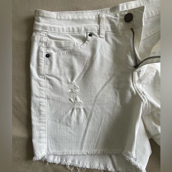 NWOT O’Neill Womens White Denim Cutoff Shorts - Picture 3 of 4